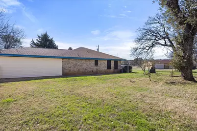 417 Sky Harbour Court, Granbury, TX 76049 - Photo 25