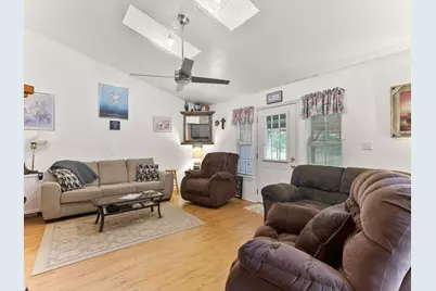 417 Sky Harbour Court, Granbury, TX 76049 - Photo 5