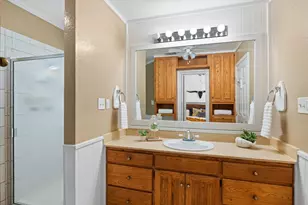 417 Sky Harbour Ct, Granbury, TX 76049 - Photo 15