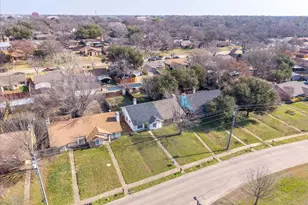 3812 Duck Creek Dr, Garland, TX 75043 - Photo 5