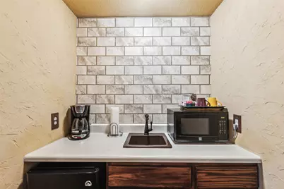 512 N Travis Street, Granbury, TX 76048 - Photo 25
