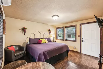 512 N Travis Street, Granbury, TX 76048 - Photo 27