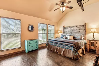 512 N Travis Street, Granbury, TX 76048 - Photo 35