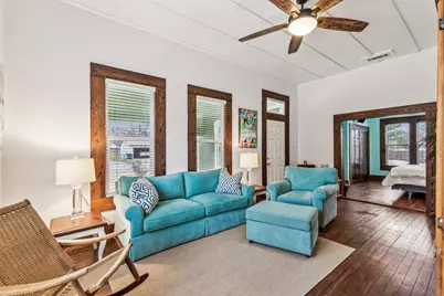 512 N Travis Street, Granbury, TX 76048 - Photo 9