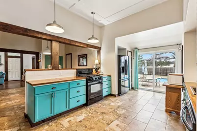 512 N Travis Street, Granbury, TX 76048 - Photo 17