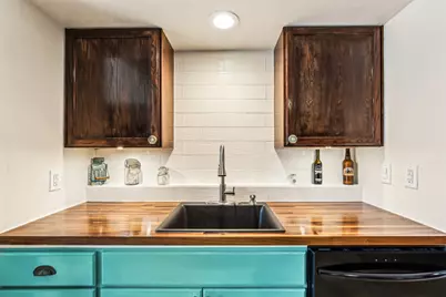 512 N Travis Street, Granbury, TX 76048 - Photo 19