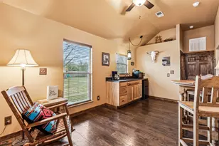 512 N Travis St, Granbury, TX 76048 - Photo 33