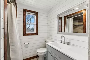 512 N Travis St, Granbury, TX 76048 - Photo 21