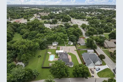 512 N Travis Street, Granbury, TX 76048 - Photo 1