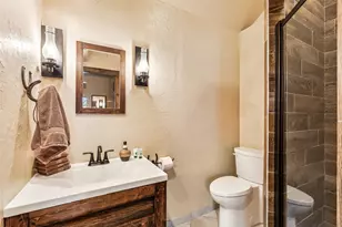 512 N Travis St, Granbury, TX 76048 - Photo 37