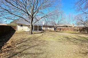 304 Lochness Ct, Benbrook, TX 76126 - Photo 17