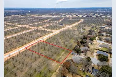 1112 E Landings N, Granbury, TX 76049 - Photo 3