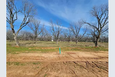 1112 E Landings N, Granbury, TX 76049 - Photo 9