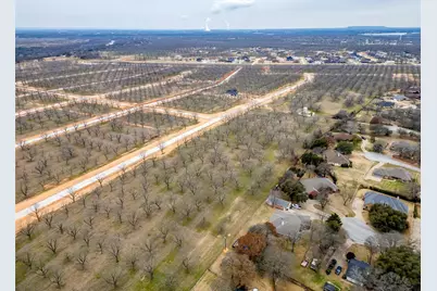 1112 E Landings N, Granbury, TX 76049 - Photo 7