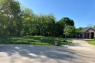 1004 Royal Lytham Ct, Grand Prairie, TX 75104 - Photo 1