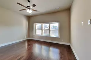 300 Madison St, Burleson, TX 76028 - Photo 19