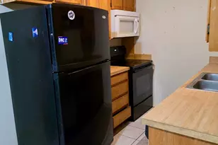 922 Fannin St, Denton, TX 76201 - Photo 3