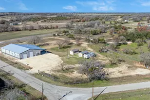 7703 Prairie Creek Ln, Tolar, TX 76476 - Photo 3