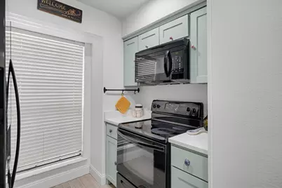 322 W Harwood Road #B, Hurst, TX 76054 - Photo 13