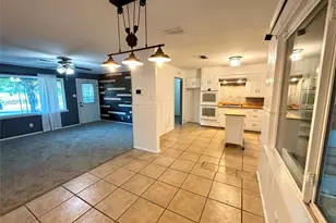 1402 W Water St, Weatherford, TX 76086 - Photo 9