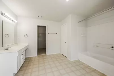 312 Dakota Ridge Drive, Fort Worth, TX 76134 - Photo 9