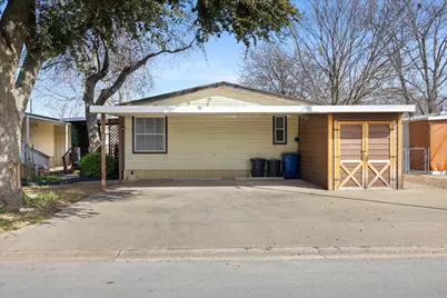 212 Brazos Harbor Drive, Granbury, TX 76048 - Photo 21