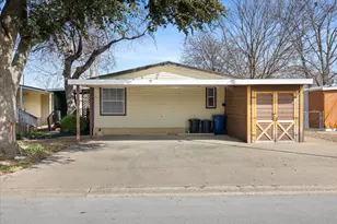 212 Brazos Harbor Dr, Granbury, TX 76048 - Photo 21