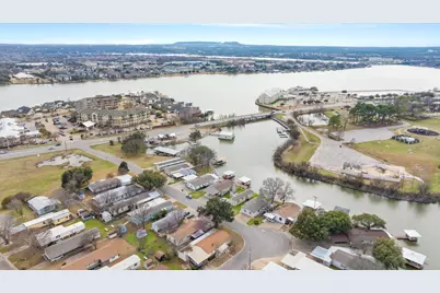 212 Brazos Harbor Drive, Granbury, TX 76048 - Photo 19