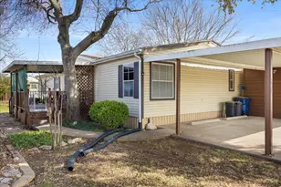 212 Brazos Harbor Dr, Granbury, TX 76048 - Photo 23