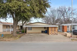 212 Brazos Harbor Dr, Granbury, TX 76048 - Photo 15