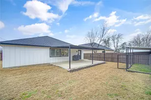 300 W College St, Jacksboro, TX 76458 - Photo 29