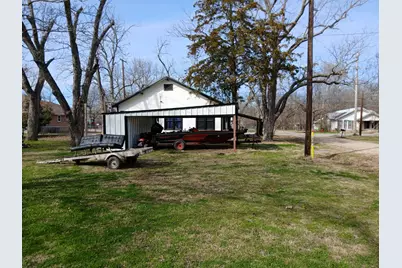 403 Monroe Street, Deport, TX 75435 - Photo 9