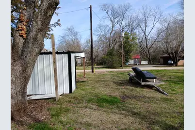 403 Monroe Street, Deport, TX 75435 - Photo 11