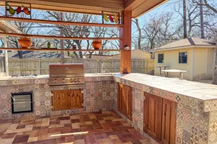 1302 Woodridge Cir, Euless, TX 76040 - Photo 27