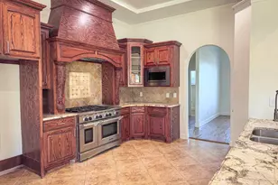 1302 Woodridge Cir, Euless, TX 76040 - Photo 13