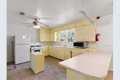 1403 Hovey Street, Bridgeport, TX 76426 - Photo 9