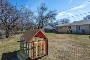 1403 Hovey St, Bridgeport, TX 76426 - Photo 29