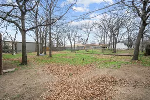 2608 Royal Ln, Granbury, TX 76049 - Photo 39