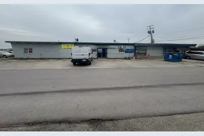 301 SE 14th Street, Grand Prairie, TX 75051 - Photo 3