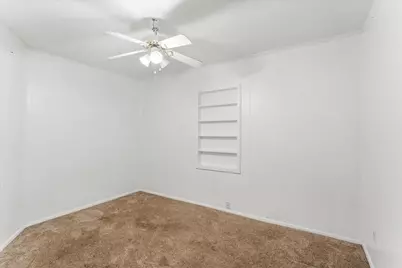 18099 Lakeview Boulevard, Mabank, TX 75156 - Photo 13