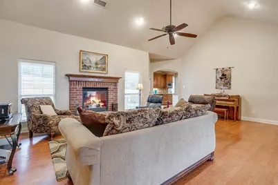 6004 Selkirk Court, Cleburne, TX 76033 - Photo 7