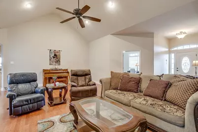 6004 Selkirk Court, Cleburne, TX 76033 - Photo 9