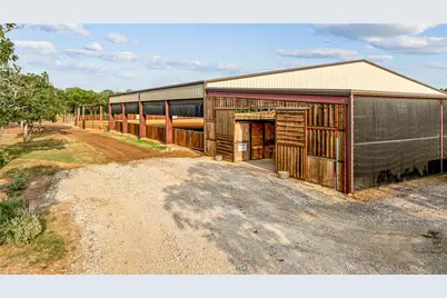 3113 Rock Creek Road, Mineral Wells, TX 76067 - Photo 21