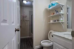 1121 Sam Houston Dr, Garland, TX 75042 - Photo 21