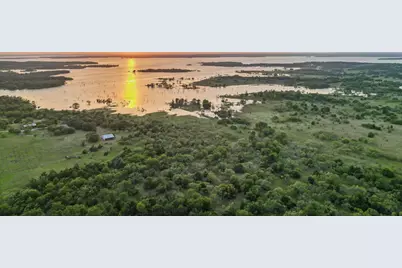 405 W Clifton Street, Pilot Point, TX 76258 - Photo 29