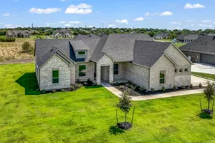 1305 Green Ridge Dr, Weatherford, TX 76085 - Photo 3