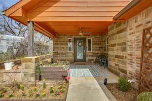 409 W Johnson St, Denison, TX 75020 - Photo 3