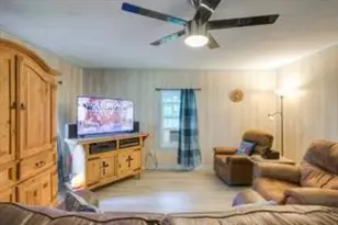 709 N Wilhite St, Cleburne, TX 76031 - Photo 5