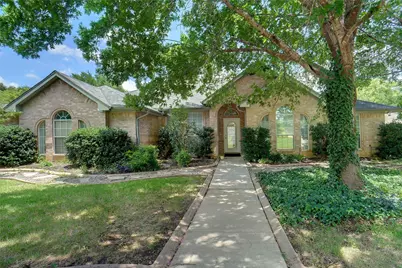 813 Hunters Glen Trail, Fort Worth, TX 76120 - Photo 1