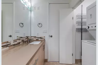 1505 Elm Street #1004, Dallas, TX 75201 - Photo 17